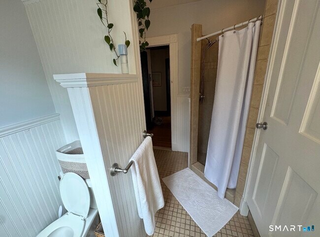 Building Photo - 73 Lawrence St