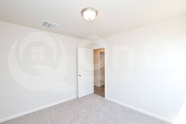 Building Photo - 777 Silvercreek Ln