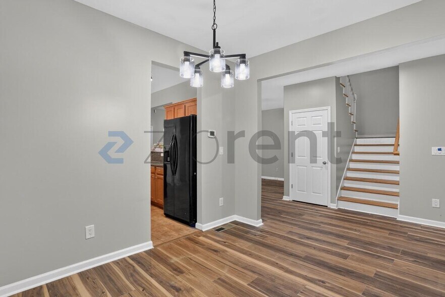 Building Photo - Unit