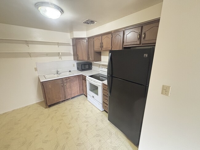 Building Photo - 258 N 400 W