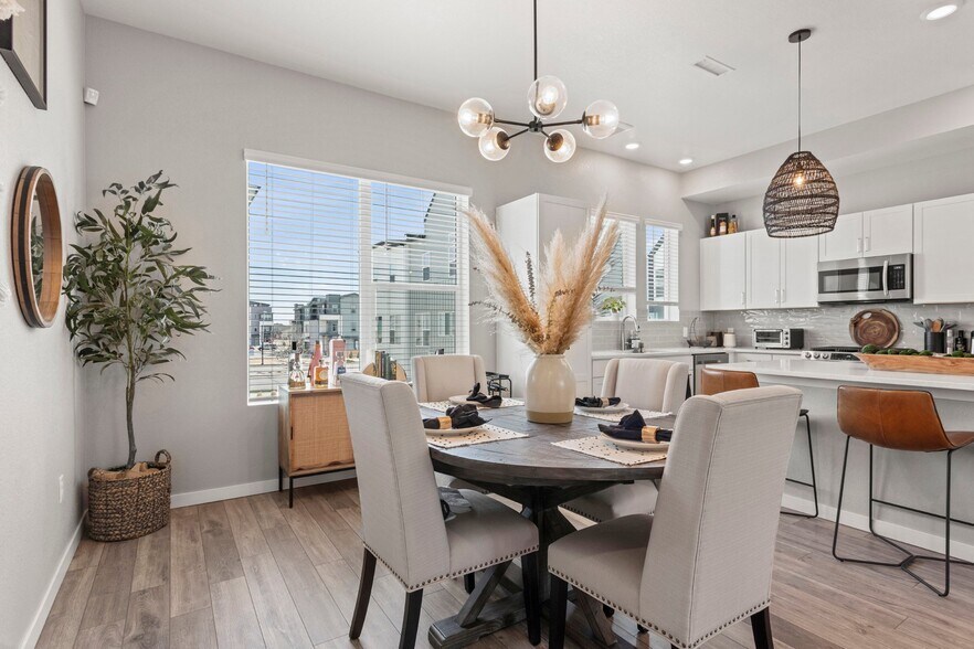 Building Photo - 6768 Quivas Way