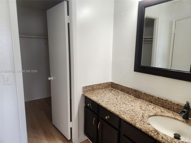 Building Photo - 14820 Naranja Lakes Blvd