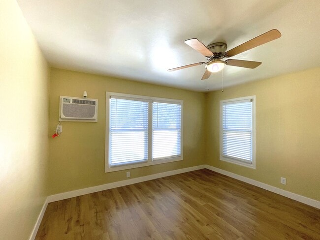 Building Photo - 5250 Whispering Creek Dr