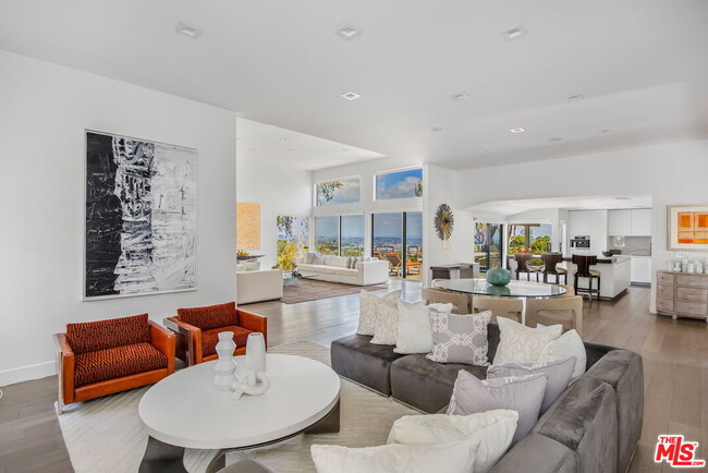 Building Photo - 2600 Carman Crest Dr