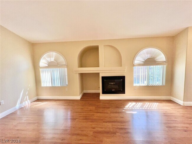 Building Photo - 7950 W Flamingo Rd