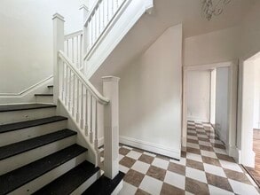 Building Photo - 615 S 900 E