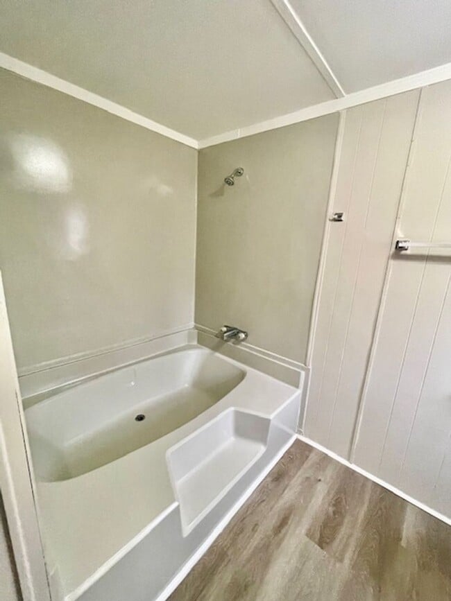 Building Photo - Adorable  3 bedroom 2 bath Mobile Home located it Dallas