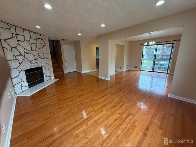 Building Photo - 1302 Edison Glen Terrace