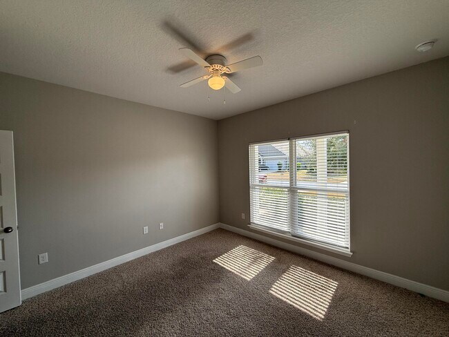 Building Photo - 491 Lightning Bug Ln