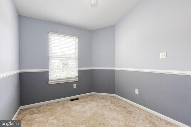 Building Photo - 3bd 2.5bth home nestled in the sought-afte...