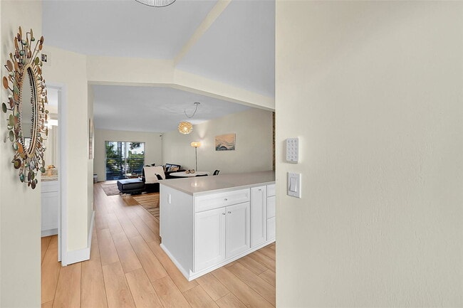 Building Photo - 2731 NE 14th St