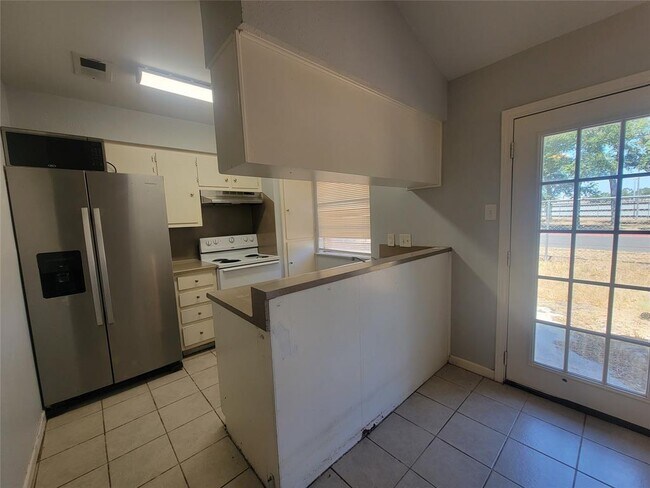 Building Photo - 1304 Glenda Dr