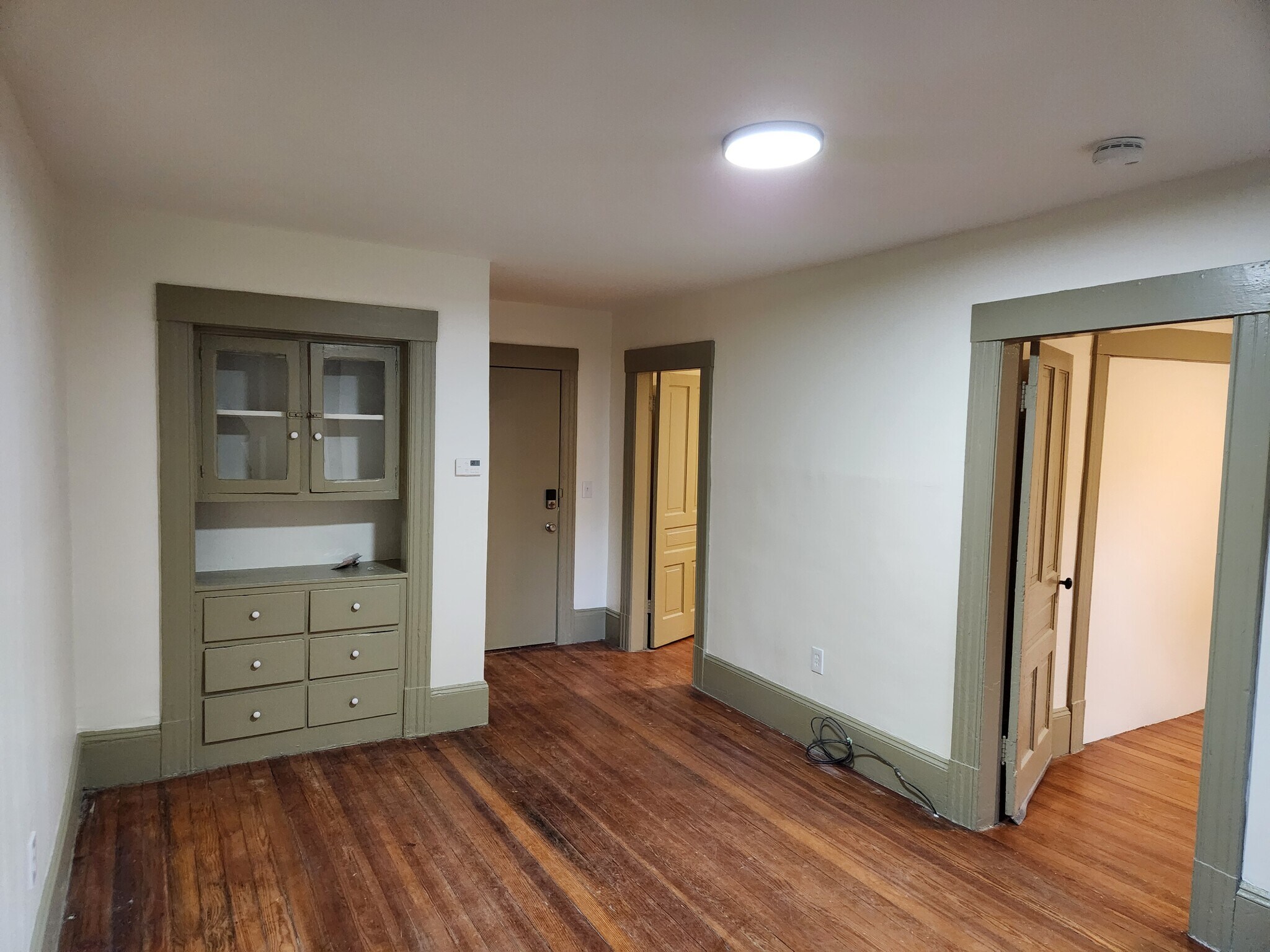 Building Photo - 4 Lawn Ave