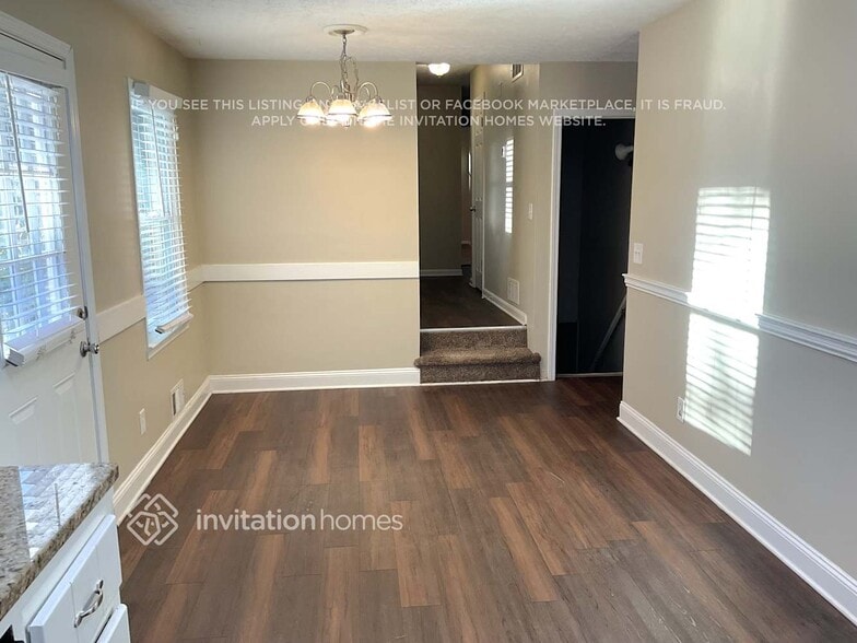 Building Photo - 504 Rivercrest Dr