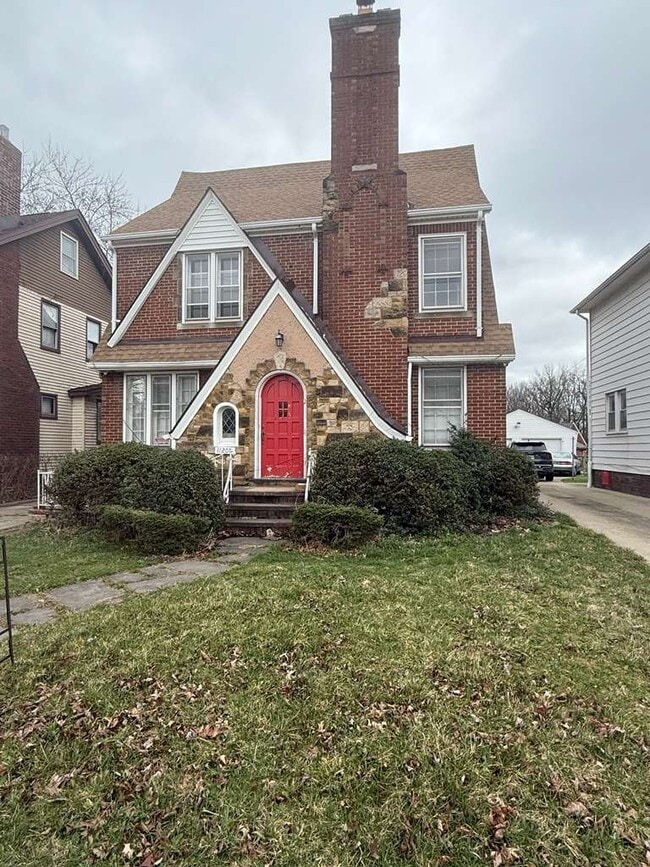Building Photo - 11209 Langton Ave