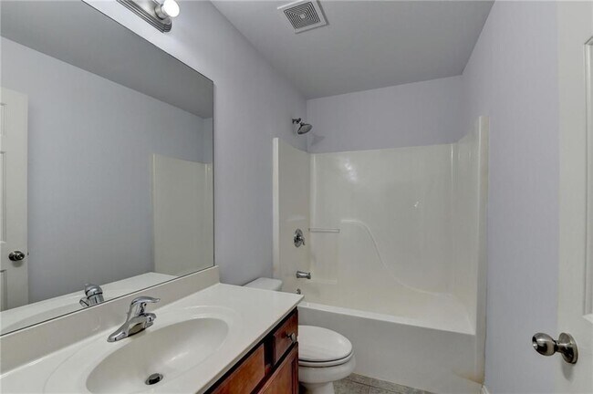 Building Photo - 2104 Nelms Pointe Landing
