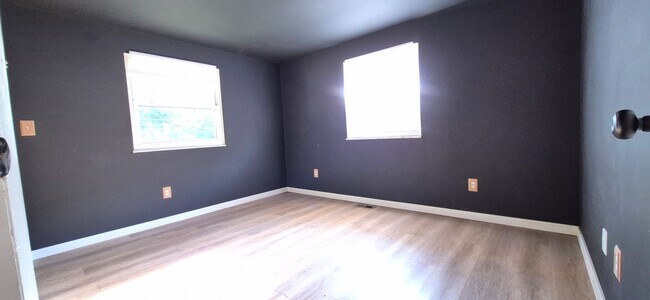 Building Photo - 319 Orchard Dr