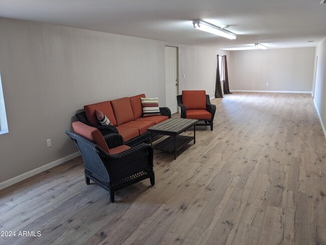 Building Photo - 705 W St Moritz Dr