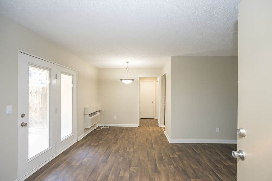 Building Photo - Candlewood Apartment Homes