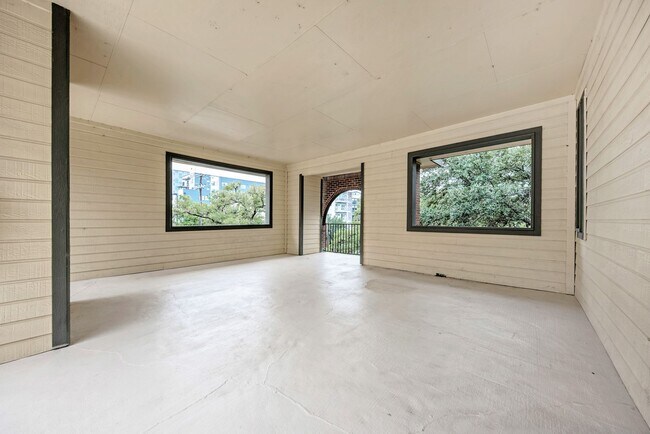 Building Photo - PRELEASE 8/15/2025 2 bed 2 bath