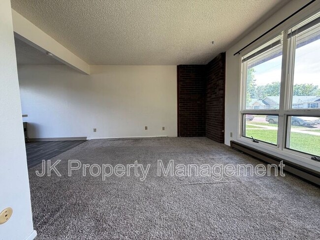 Building Photo - 919 1st Ave SW