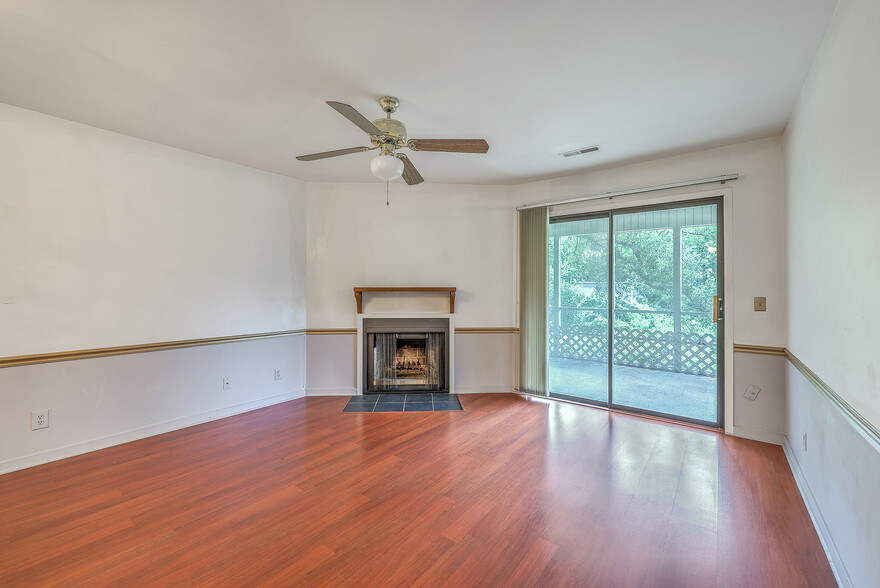 Building Photo - 2736 Jobee Dr