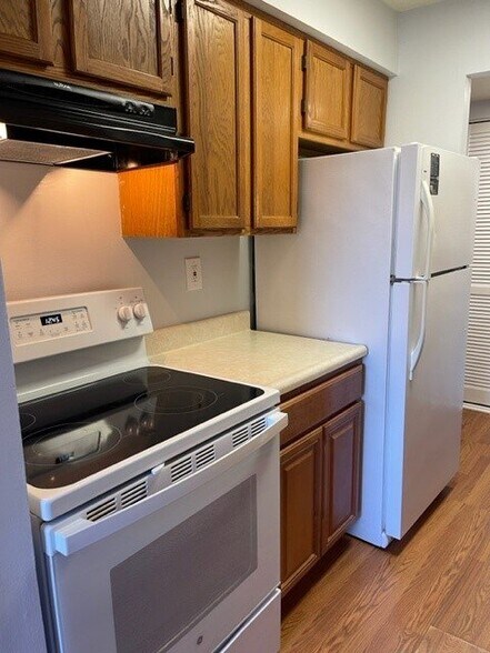 Building Photo - 2409 Pond View Dr