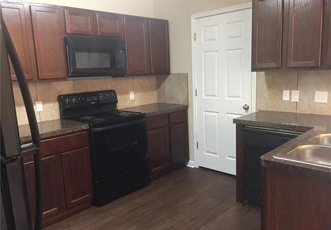 Building Photo - 1004 Drover's Cove