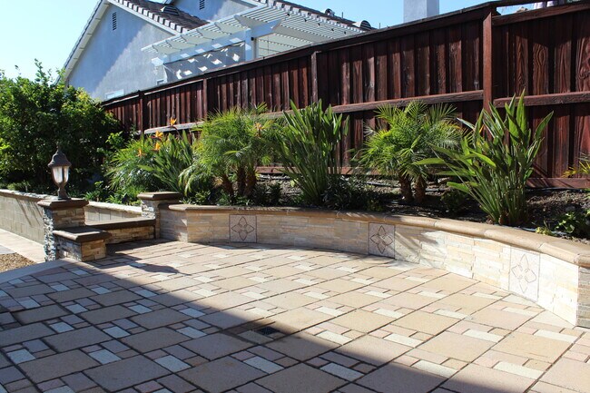 Building Photo - 35703 Date Palm St