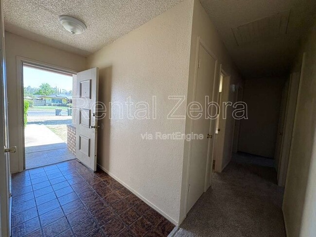 Building Photo - 1836 Cheyenne Dr