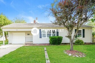 Building Photo - 3 Bedroom Pet-Friendly Home in PLAINFIELD, IN with Main Street Renewal