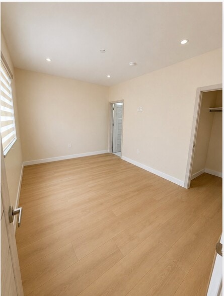 Building Photo - 9344 Creemore Dr