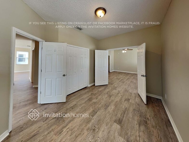Building Photo - 4864 Adair Oak Dr