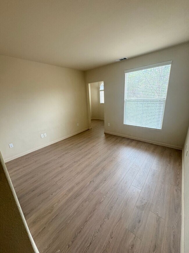 Building Photo - 9050 Double R Blvd