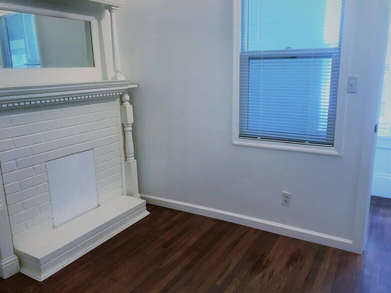 Building Photo - 2531 Ridge Rd