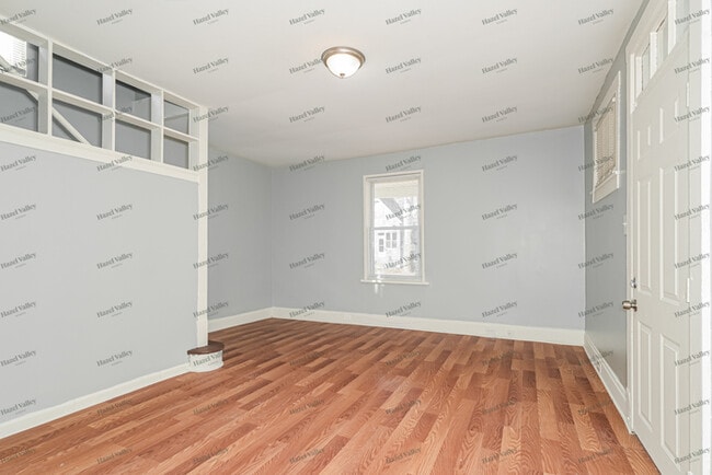 Building Photo - 7012 Melrose Ave