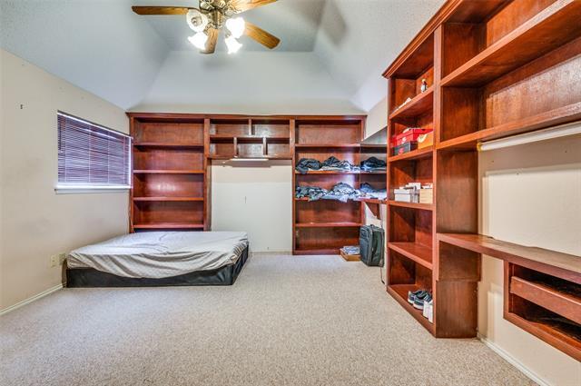 Building Photo - 1400 Endicott Dr