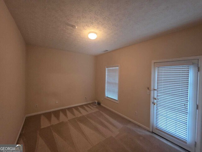 Building Photo - 323 Bald Eagle Way