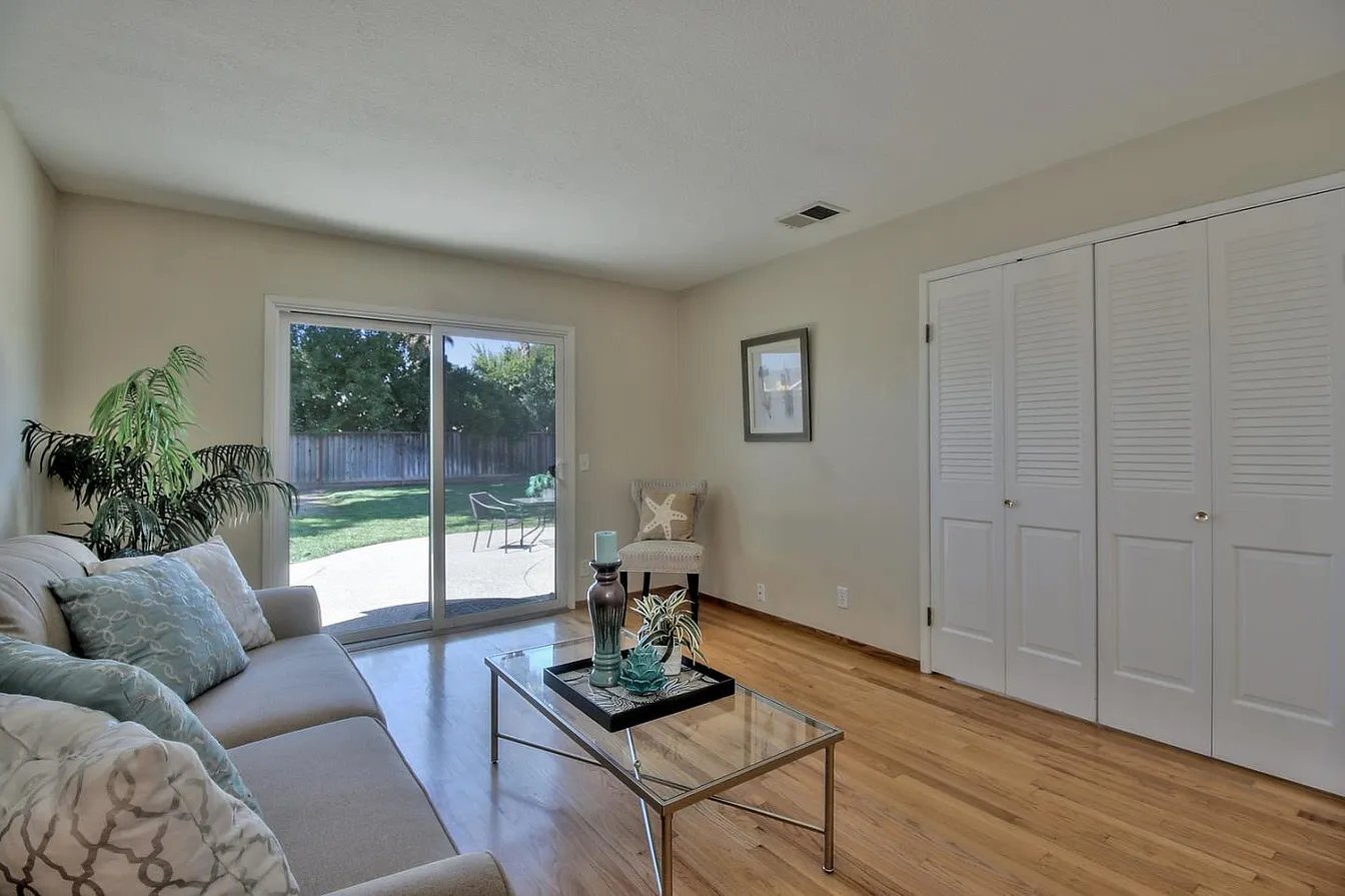 Building Photo - 4131 Briarglen Dr