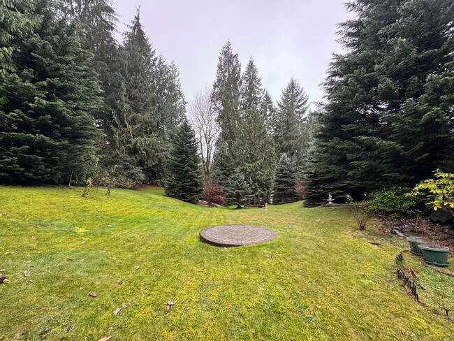 Building Photo - Spacious 4-Bedroom Home for Rent in Woodinville