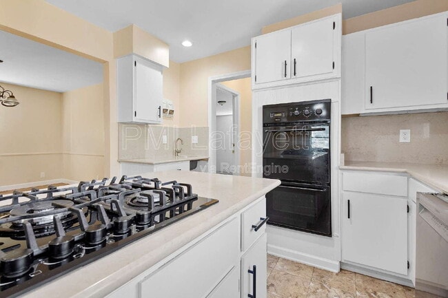 Building Photo - 2241 Indian Trail Dr