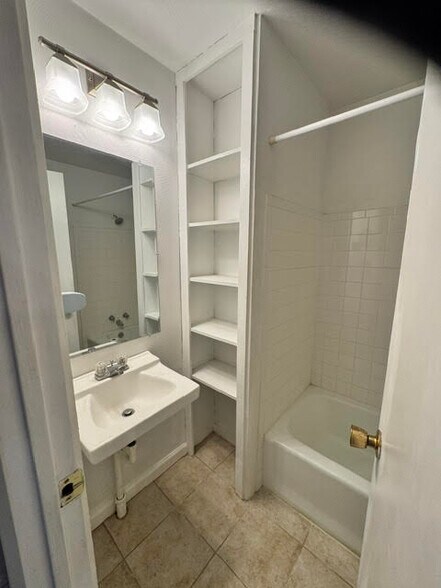 Bathroom - 106 Spruce St