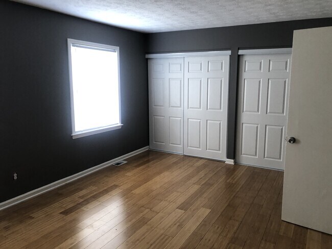 Building Photo - 222 Hedgewood Ct