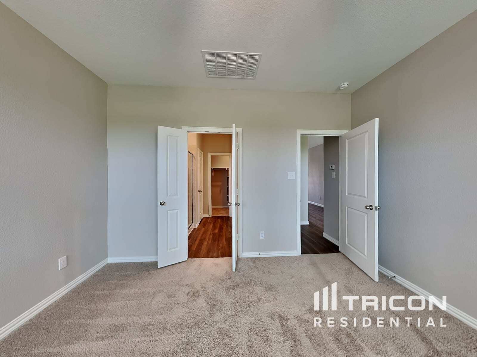 Building Photo - 1073 N Churchill Dr