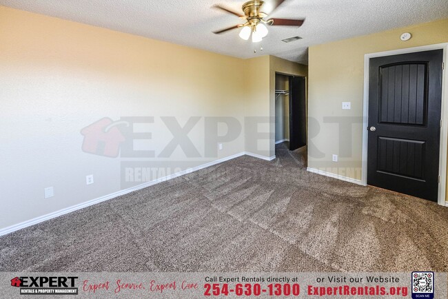 Building Photo - 1233 Royal Crest Dr