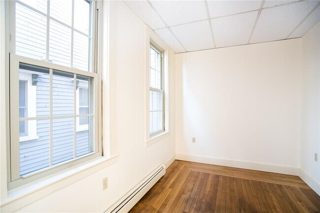 Building Photo - 248 Broadway