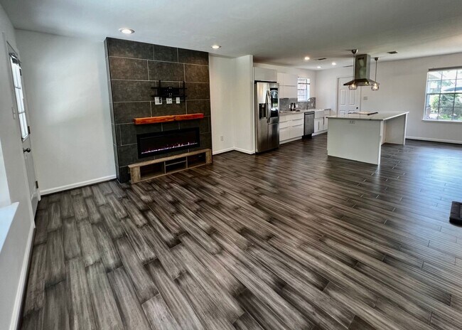 Building Photo - 9 Blue Marlin Cove