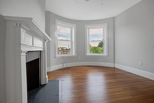 Building Photo - 108 Winthrop Rd