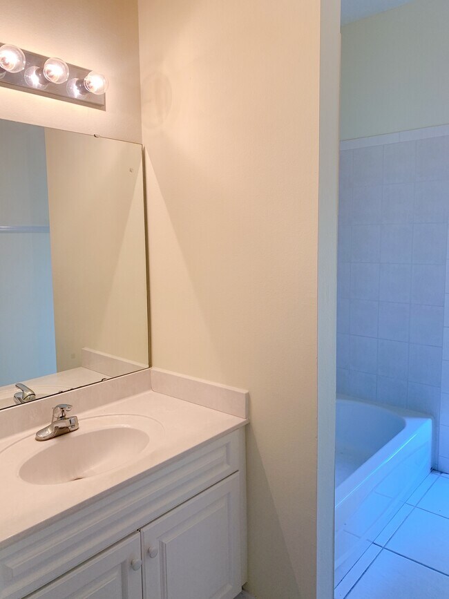 Building Photo - 61 Ebb Tide Dr