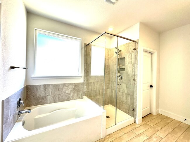 Building Photo - 14380 Zion Gate Crossing